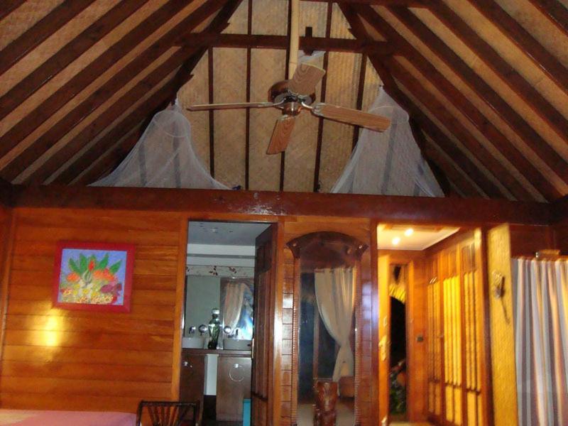 ボラボラ ボラ ボラ バンガラブヴィラ 部屋 写真